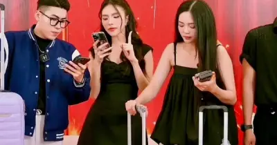 Livestream bán hàng cận Tết: Thu nhập tăng gấp đôi, áp lực cũng tăng cao