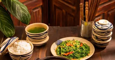 Dưa Món Ngày Tết: Món Ăn Giản Dị Giữ Lộc Và Cân Bằng Trong Văn Hóa Việt