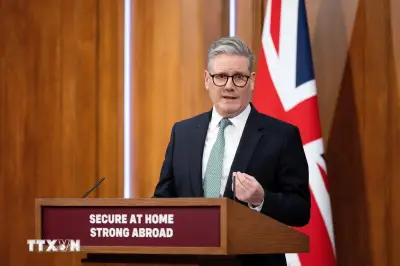 Thủ tướng Anh Keir Starmer tuyên bố không từ chức sau thất bại bầu cử