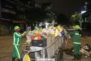 28 Năm Thầm Lặng Giữ Phố Sạch Ngày Tết: Câu Chuyện Của Những Công Nhân Môi Trường