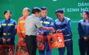 600 Công Nhân Môi Trường Đà Nẵng Nhận Quà Tết Từ Chương Trình Xây Tết 2026