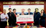 Anh N.V.N Trúng Jackpot 1 Hơn 257 Tỷ Đồng Từ Vietlott, Điểm Bán Vé May Mắn Rộn Ràng