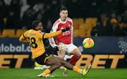 Arsenal Trượt Chân Trên Sân Đội Cuối Bảng, Wolves Làm Rung Chuyển Ngôi Đầu