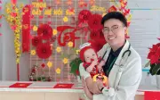 Bác sĩ đưa bé bị bỏ rơi 'du xuân' trong bệnh viện ngày Tết, cộng đồng xúc động