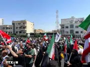 Biểu tình tại Iran leo thang, sinh viên đụng độ lực lượng bán quân sự