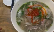 Bát phở bò 346.000 đồng ở sân bay: Đắt hay rẻ trong bối cảnh hiện nay?