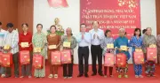 Lãnh đạo Trung ương thăm, tặng quà Tết cho người dân khó khăn tại Cà Mau