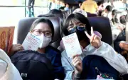 Chuyến xe mùa xuân miễn phí đưa sinh viên, người lao động khó khăn về quê sum họp Tết