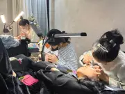 Cận Tết, các tiệm làm đẹp tại Hà Nội chật kín khách, giá dịch vụ tăng mạnh