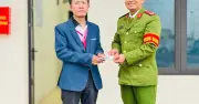 Công an Lào Cai hỗ trợ trao trả 5 triệu đồng cho người bị mất sau khi người dân nhặt được