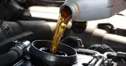 Những Sai Lầm Phổ Biến Khi Thay Dầu Động Cơ Ô Tô Có Thể Gây Hại