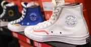 Converse Yêu Cầu Nhân Viên Làm Việc Tại Nhà Trước Cuộc Thanh Trừng Nhân Sự Quy Mô Lớn
