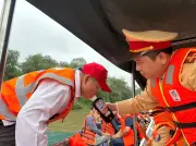 CSGT Hà Nội kiểm tra an toàn đường thủy suối Yến: 100% du khách mặc áo phao