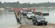 Cầu phao Đoan Hùng chính thức thông xe, phục vụ người dân trong lúc chờ sửa cầu Sông Lô