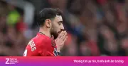 Cái ôm đầu của Bruno Fernandes: Thông điệp thủ lĩnh vượt khỏi chiến thắng 2-0