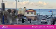 Du khách chặn đường chụp ảnh ở khu phố ven biển Hàn Quốc gây lo ngại an toàn