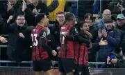 Everton 1-2 Bournemouth: Pha ngược dòng kịch tính trên sân Goodison Park