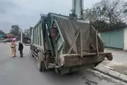 Để chất bẩn, lấp biển số nhiều ngày, tài xế xe rác bị phạt 23 triệu đồng