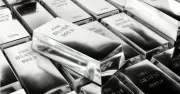 Giá Bạc Thượng Hải Tăng Vọt Trên 94,6 USD/oz, Vàng Phục Hồi Mạnh Sau Tết