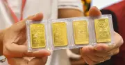Giá vàng sụt giảm mạnh sau giờ cao điểm mua sắm ngày Vía Thần Tài