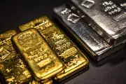 Giá Vàng Thế Giới Giằng Co Quanh Ngưỡng 5.000 USD, Nhà Đầu Tư Chờ Dữ Liệu Lạm Phát