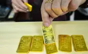 Giá vàng trong nước chốt tuần quanh mốc 181 triệu đồng/lượng, thị trường thận trọng
