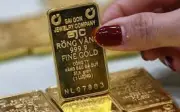 Giá vàng trong nước duy trì mức cao 187 triệu đồng/lượng, người dân Hà Nội xếp hàng mua sớm