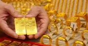 Giá vàng trong nước giảm mạnh, thị trường thế giới cũng đi xuống