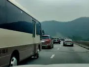 Giao thông cao tốc Bắc - Nam miền Trung mùng 4 Tết: Thông thoáng nhưng có điểm ùn cục bộ