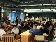 Hà Nội Khai Xuân: Quán Ăn, Cafe Đông Nghịt, Trung Tâm Thương Mại Tấp Nập Ngày Mùng 4 Tết