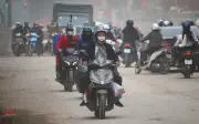 Hà Nội: Người dân sống chung với ô nhiễm từ công trường thi công dự án mở rộng đường Nguyễn Tuân