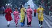 Hà Nội rộn ràng sáng mùng 1 Tết với phong trào chạy bộ, đạp xe rèn sức khỏe