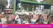Hàng Nghìn Lon Bia Rơi Xuống Đường Ở TP.HCM, Người Dân Nhiệt Tình Hỗ Trợ Thu Gom