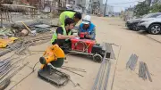 Hàng trăm công nhân xuyên Tết thi công đường Vành đai 1 đoạn Hoàng Cầu - Voi Phục