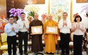 Lãnh đạo TP.HCM thăm chùa Vĩnh Nghiêm, trao bằng khen và tri ân đóng góp Phật giáo