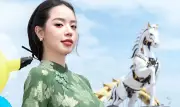 Hoa hậu Thanh Thủy check-in linh vật ngựa 4.0, loạt người đẹp rạng rỡ áo dài ngày Mùng 3 Tết