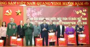 Đại tướng Nguyễn Trọng Nghĩa thăm, tặng quà Tết tại Quảng Trị