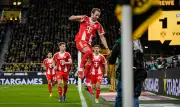 Kane tỏa sáng, Bayern thắng nghẹt thở Dortmund 3-2 tại Bundesliga