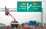 Khẩn trương lắp đặt hệ thống thu phí ETC cho cao tốc Biên Hòa - Vũng Tàu trước Tết 2026