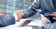 Làn Sóng Thoái Vốn Cuối Năm 2025: Hàng Nghìn Tỷ Đồng Được Thu Về Từ Các Thương Vụ Lớn