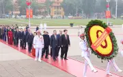 Lãnh đạo Đảng, Nhà nước viếng Lăng Bác và tưởng niệm Anh hùng Liệt sĩ dịp Tết