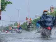 Mưa trái mùa dội xuống Nam Bộ, Đà Nẵng ghi nhận lượng mưa lớn bất thường