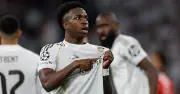 Mourinho tạo show diễn bí ẩn, Real Madrid thắng Benfica vào vòng 1/8 Champions League