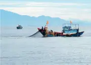 Mâu thuẫn mượn dây sạc điện thoại dẫn đến án mạng trên biển Cà Mau