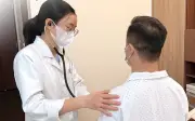 Nam thanh niên 32 tuổi nhập viện cấp cứu sau bữa tiệc tất niên với hải sản
