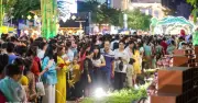 Đường hoa Nguyễn Huệ Tết Bính Ngọ 2026: Biển người đổ về từ sớm, không khí háo hức tràn ngập