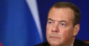 Ông Medvedev cảnh báo kịch bản Nga tấn công hạt nhân vào Anh và Pháp