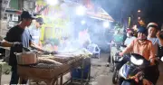Đường Tân Kỳ Tân Quý Thơm Lừng Mùi Cá Lóc Nướng Đêm Trước Vía Thần Tài