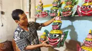 Nghệ nhân Kim Mạnh: Giữ lửa nghề làm mão, mặt nạ truyền thống của đồng bào Khmer