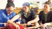Nghệ nhân M'nông gìn giữ thổ cẩm truyền thống giữa nguy cơ mai một